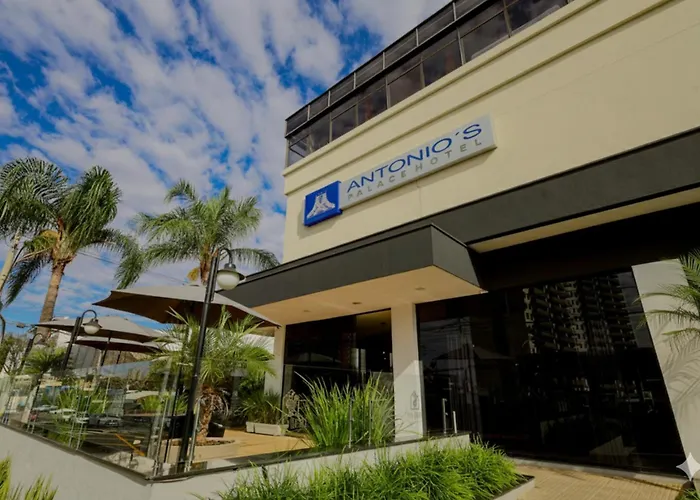 Antonio'S PalaceHotel Em